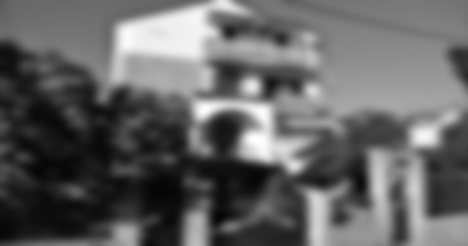 Sv. Filip i Jakov - Vila Jelena ***