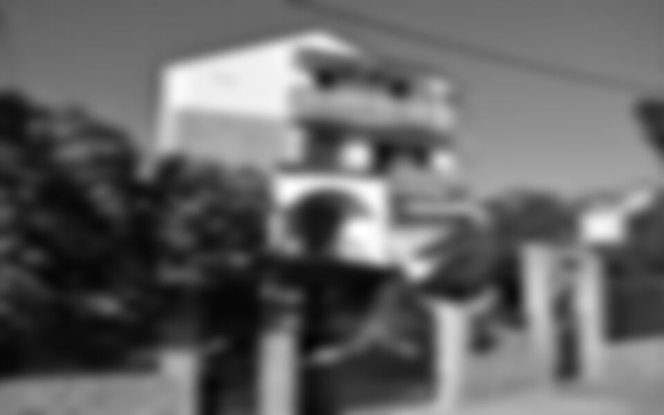 Sv. Filip i Jakov - Vila Jelena ***