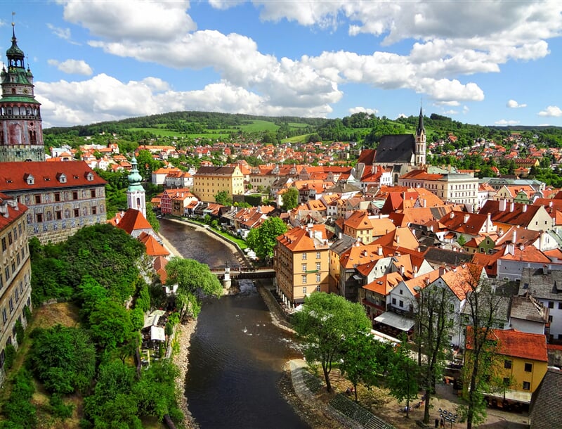 mike swigunski cesky krumlov 1eShNpNUB1U unsplash