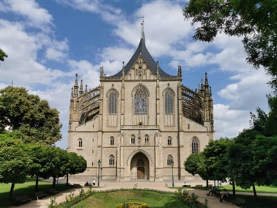 andre beer kutna hora sPo EsdQ8TU unsplash