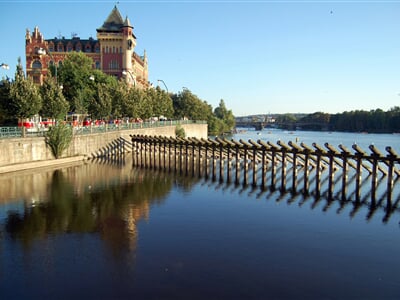 laszlo d h9HchDUbJxE unsplash vltava