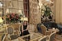 Společenské prostory v hotelu Ritz rozhodně stojí za návštěvu