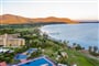Západ slunce u hotelu, Porto Conte, Sardinie