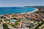 Letecký pohled na hotel, Siniscola, Sardinie