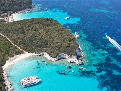 dimitris kiriakakis TkFLMZsJ qQ unsplash