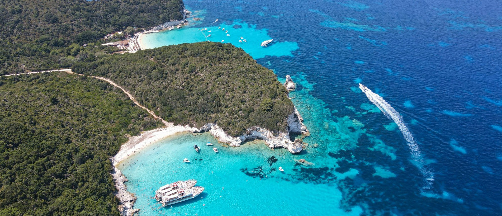 dimitris kiriakakis TkFLMZsJ qQ unsplash