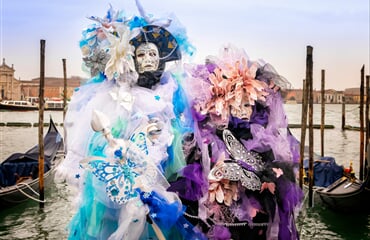 Dva světy karnevalu: Viareggio a Benátky