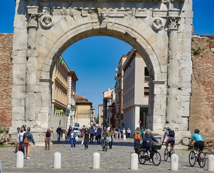 alain rouiller 89b10MqL5WI unsplash riminiArco d'Augusto, arc de Triomphe d'Auguste