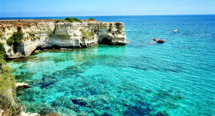 massimo virgilio GWHkstcGkFM unsplash Faraglioni di Torre Sant’Andrea puglia