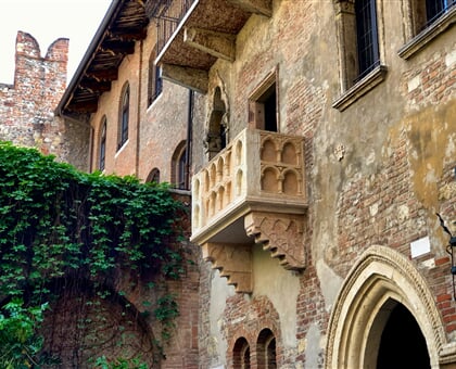 maksym harbar 1cb5hO RH7A unsplash Balcone di Romeo & Giulietta, Via Cappello, Verona