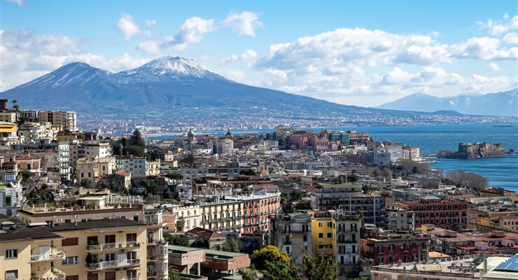 aversa taxi deB8hUHsrf0 unsplash Gulf of Naples and Mount Vesuvius