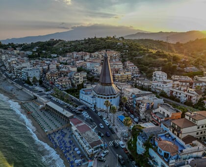 jaron grobler UsftjNv2SyQ unsplash taormina