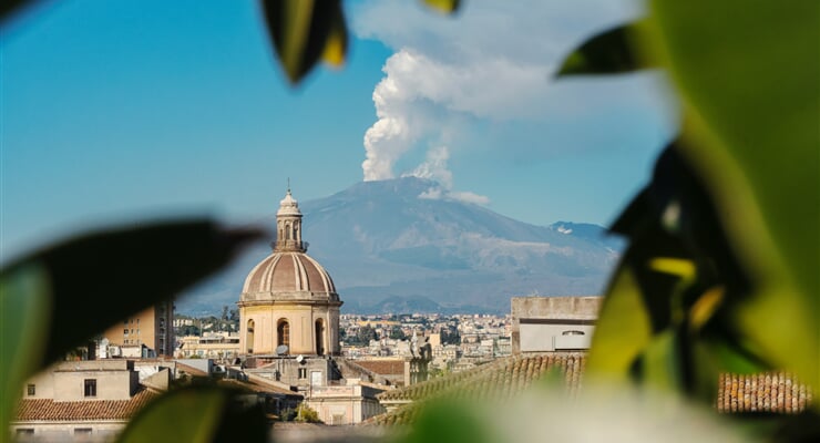samir kharrat XLHOHmKj7g8 unsplash Etna   Duomo Catania