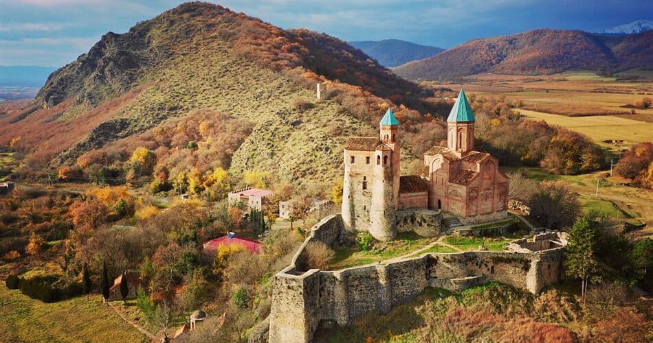 Foto - To nejlepší z Gruzie + TAJEMNÉ HORSKÉ KLÁŠTERY + VÝROBA KOŇAKU A VÍNA