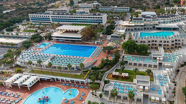 Hotel Royal & Imperial Belvedere Resort: fotografie vybavení exteriérů a interiérů ubytování.