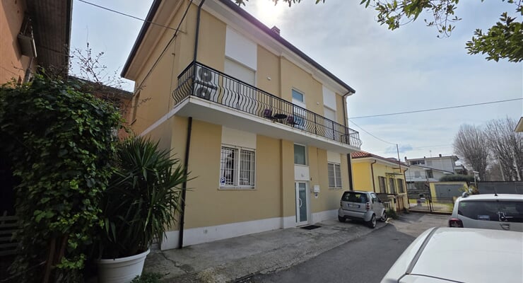 d7df0548 8445 44d6 99c0 b61adbf537ee