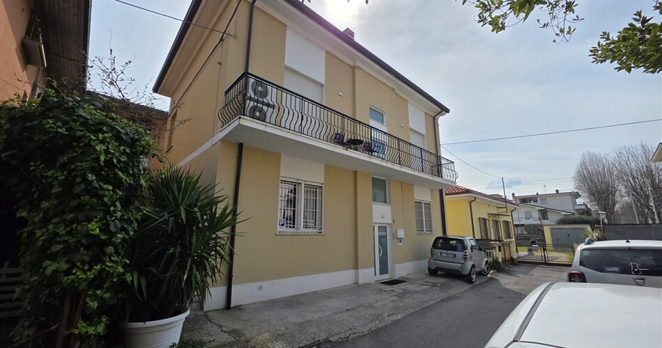 d7df0548 8445 44d6 99c0 b61adbf537ee