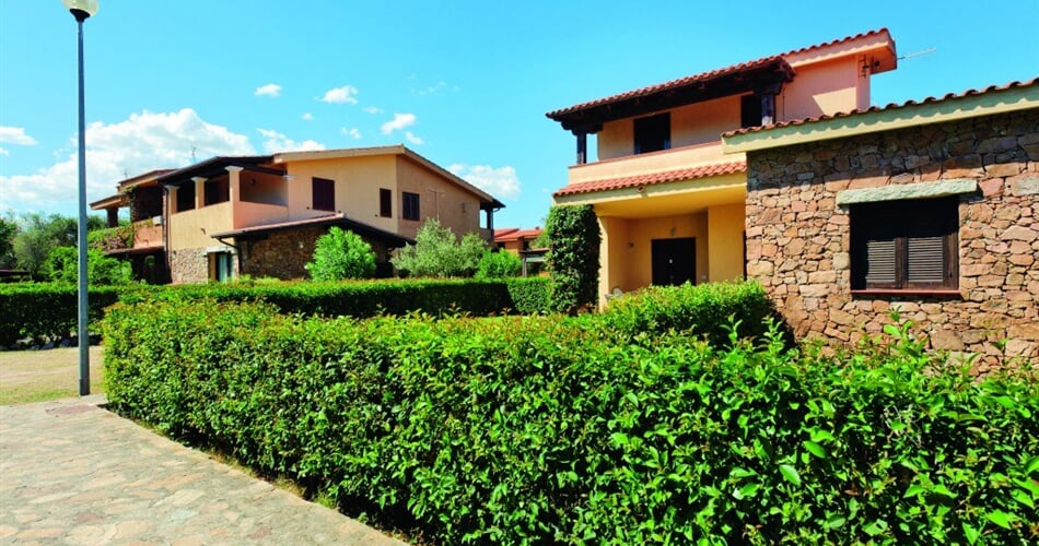 Exteriér jednoho z apartmánů, San Teodoro, Sardinie