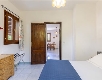 Interiér jednoho z apartmánů, San Teodoro, Sardinie