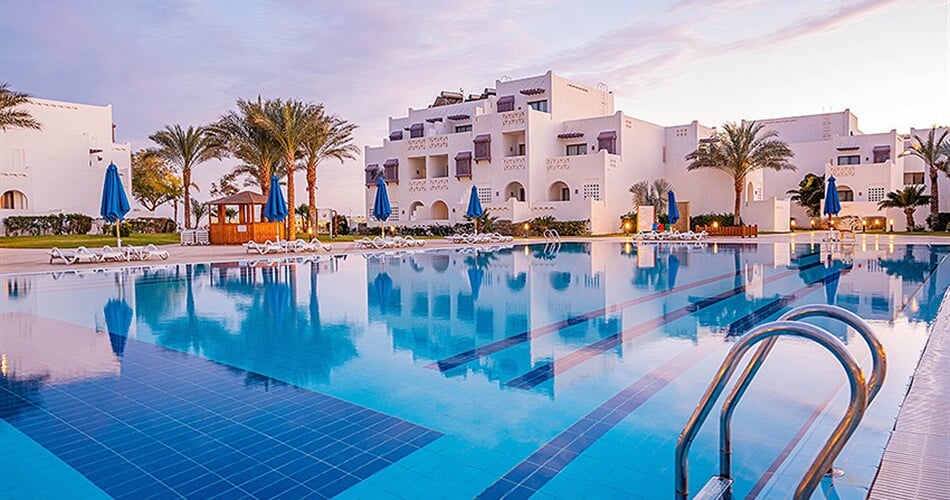 Hotel Mercure Hurghada: fotografie vybavení exteriérů a interiérů ubytování.