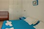 Apartmánový dům Ikonomakis: fotografie vybavení exteriérů a interiérů ubytování.