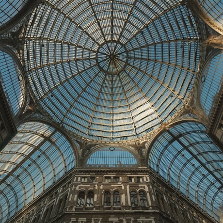 Neapol a její podzemní tajemství: Z tepajících ulic do hlubin historie