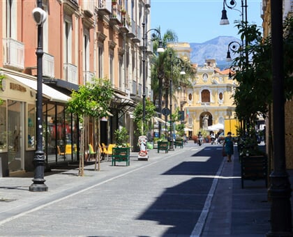 vincenzo godono 0XGJQ0wCYYo unsplash