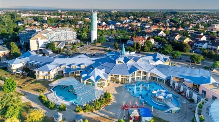 151 Park Inn Sarvar 26 ext let 3 010 031