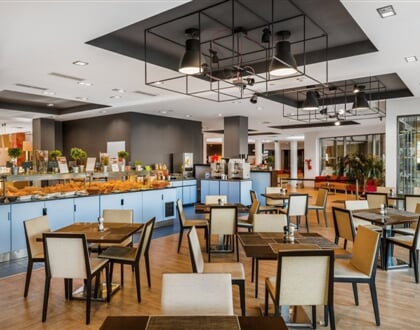 151 Park Inn Sarvar 26 Family Lunch 201 011 032