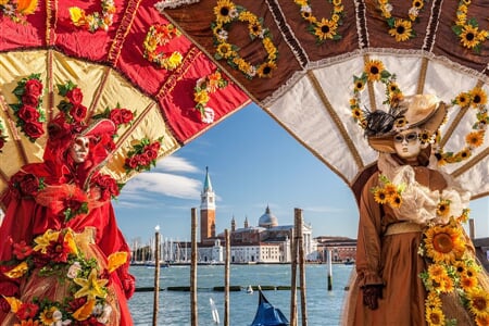 Karneval v Benátkách + OSTROV RYBÁŘŮ A KRAJEK BURANO
