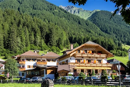 Santeshotel ****- Rasun-Anterselva
