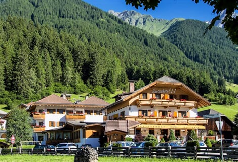 Santeshotel ****- Rasun-Anterselva