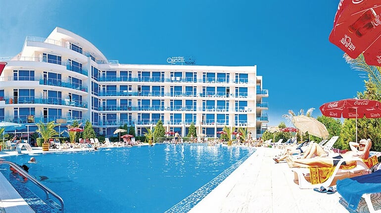 Hotel Queen Nelly: fotografie vybavení exteriérů a interiérů ubytování.