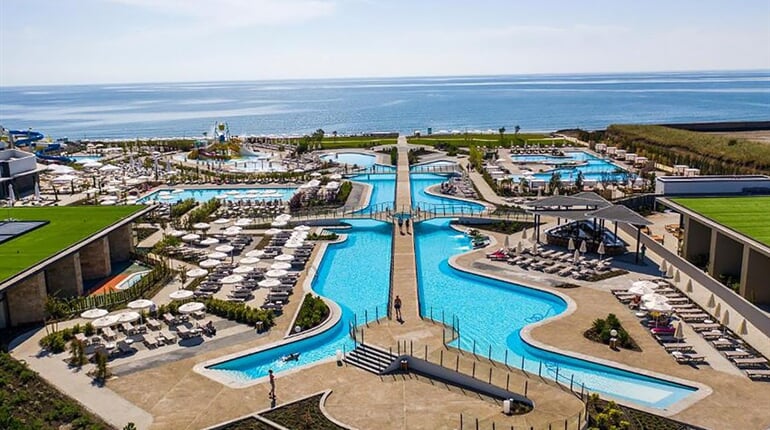 Hotel Wave Resort: fotografie vybavení exteriérů a interiérů ubytování.