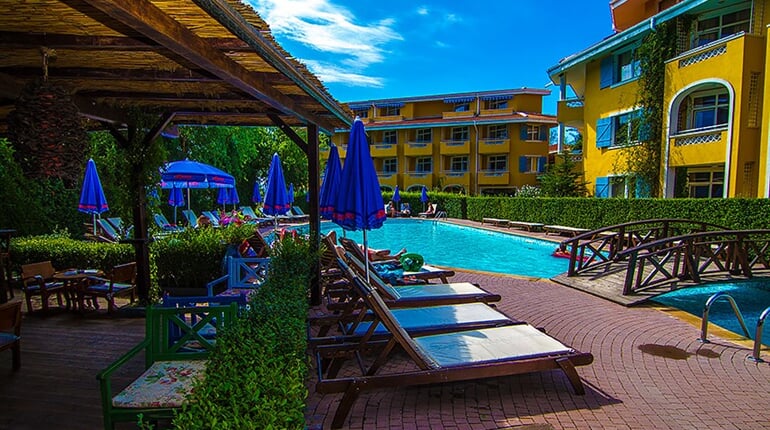 Hotel Blue Orange: fotografie vybavení exteriérů a interiérů ubytování.