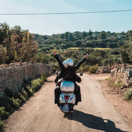 Vespa Tour: Polignano a Mare, Conversano & Monopoli