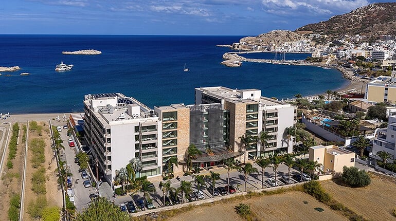 Hotel Alimounda Mare: fotografie vybavení exteriérů a interiérů ubytování.