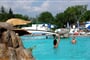 Hotel Trakia: fotografie vybavení exteriérů a interiérů ubytování.