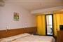 Hotel Trakia: fotografie vybavení exteriérů a interiérů ubytování.