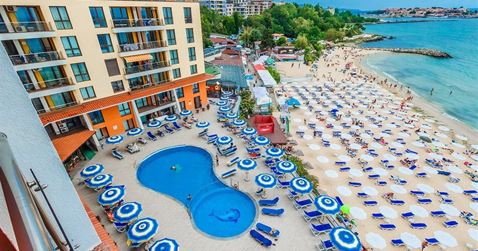 Hotel Mirage: fotografie vybavení exteriérů a interiérů ubytování.