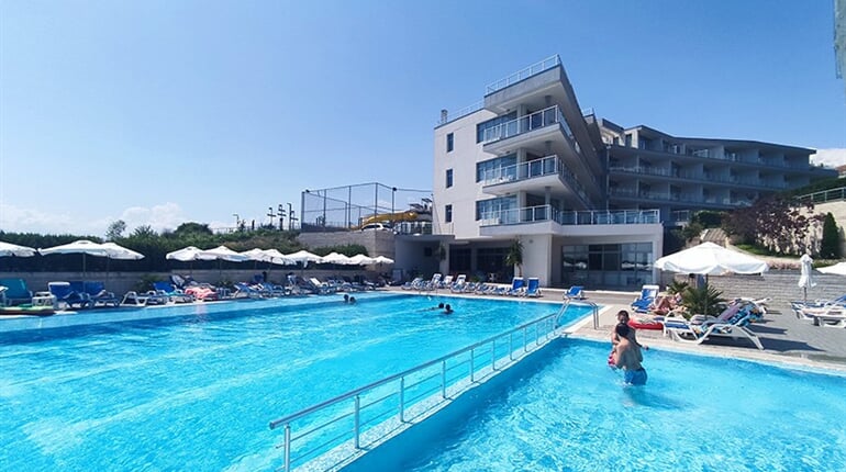 Hotel Moonlight: fotografie vybavení exteriérů a interiérů ubytování.