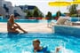 Hotel Sineva Park: fotografie vybavení exteriérů a interiérů ubytování.