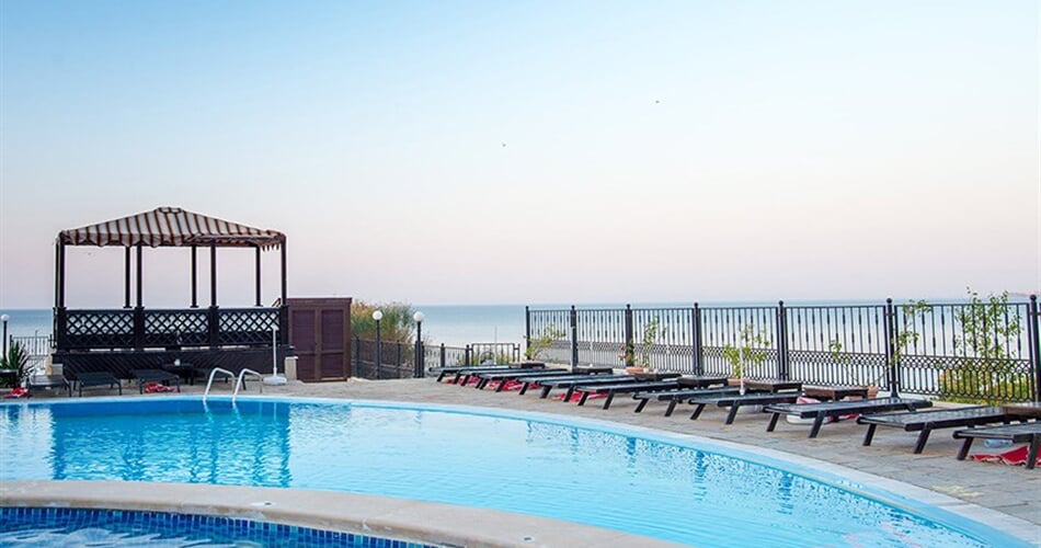 Hotel Tiva Del Mar: fotografie vybavení exteriérů a interiérů ubytování.