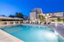 Aparthotel Makris Yialos: fotografie vybavení exteriérů a interiérů ubytování.