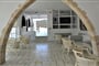 Hotel Patmos Paradise: fotografie vybavení exteriérů a interiérů ubytování.