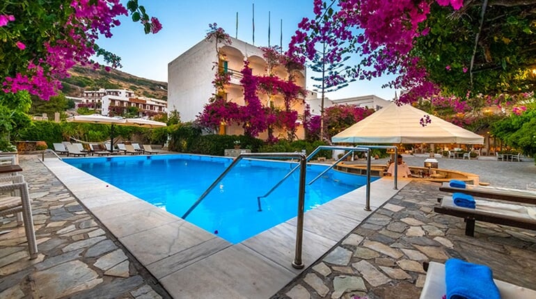 Hotel Skala: fotografie vybavení exteriérů a interiérů ubytování.