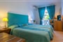 Hotel Skala: fotografie vybavení exteriérů a interiérů ubytování.