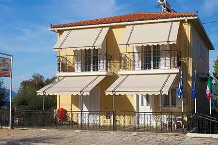 Karavomilos - Studia Dimitris