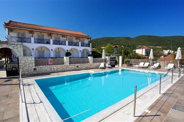 Karavomilos - Apartmánový dům Diamanto Complex