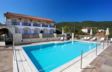 Karavomilos - Apartmánový dům Diamanto Complex